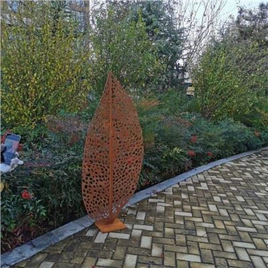 Corten acél dekoratív levélszobor