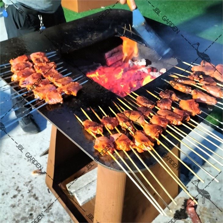 Függőleges faszén dohányzó grill
