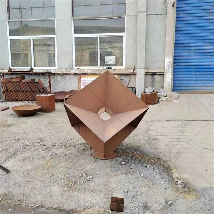 Outdoor Large Garden Sculptures