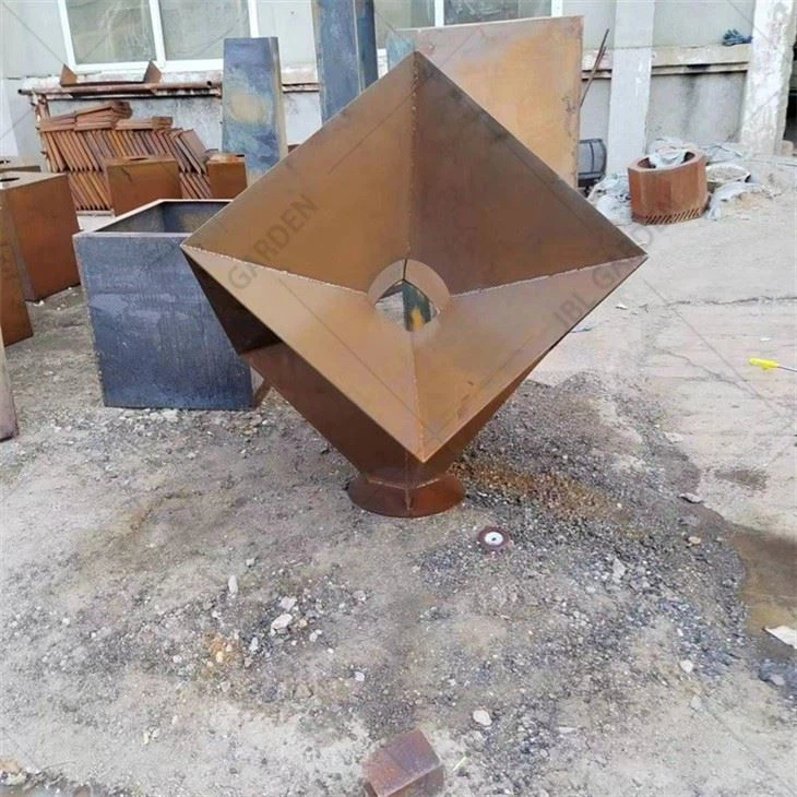 Outdoor Large Garden Sculptures