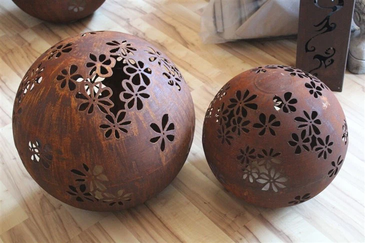 Rusty Art Sphere